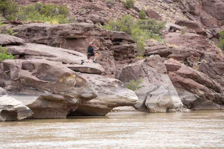 cliff jumping into Green River