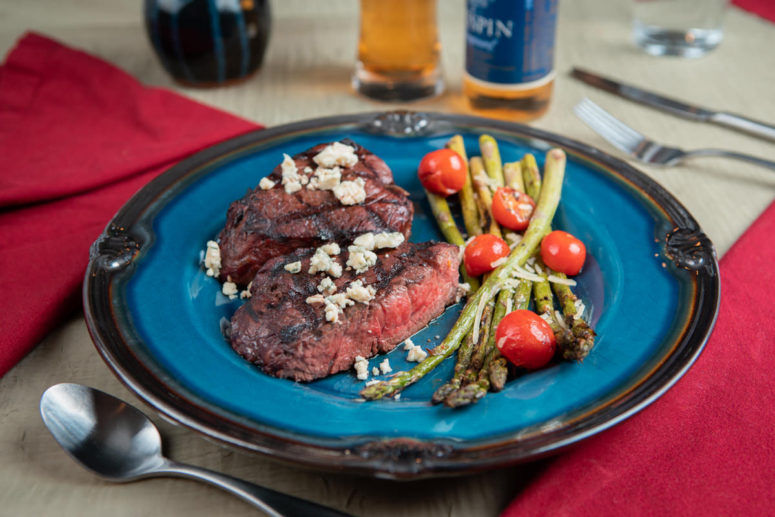 food photography steak and asparagus