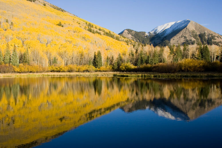 fall colors lake reflection