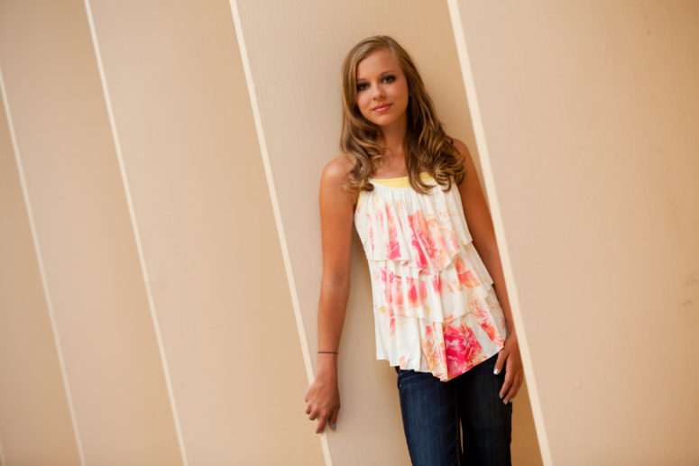 senior photo urban wall